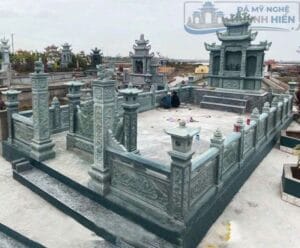 khuôn viên lăng mộ đá xanh rêu cao cấp