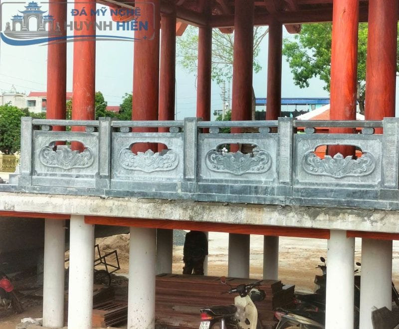 Mẫu lan can đá đẹp cho nhà thờ họ tại Huỳnh Hiển