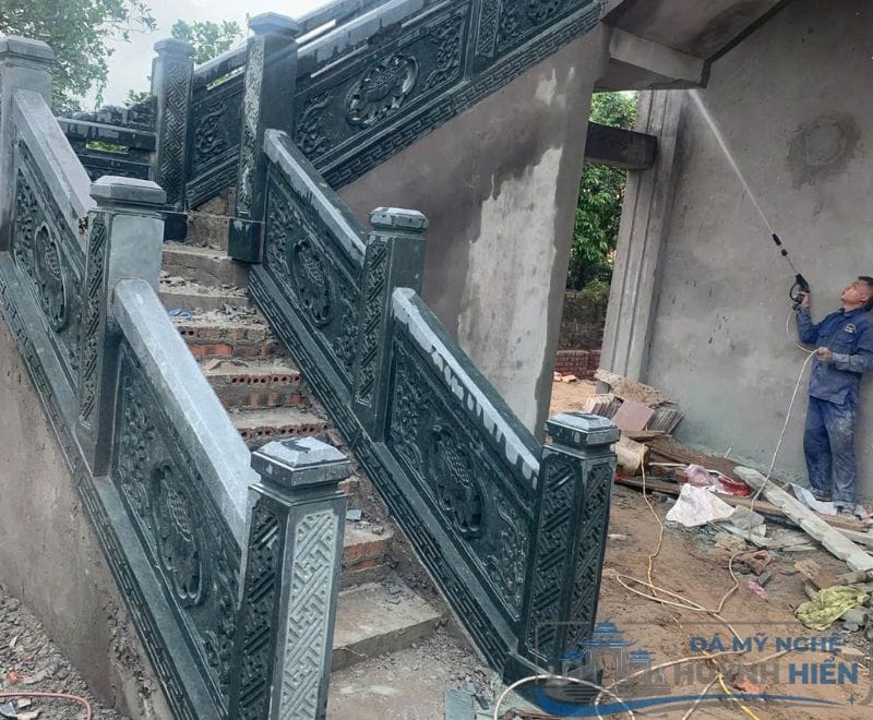 Sản phẩm lan can đá mỹ nghệ Huỳnh Hiển chất lượng cao