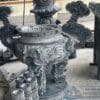 Lư hương đá đặt trước nhà thờ họ đẹp
