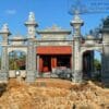 Cổng đá nhà thờ họ nguyên khối, tự nhiên