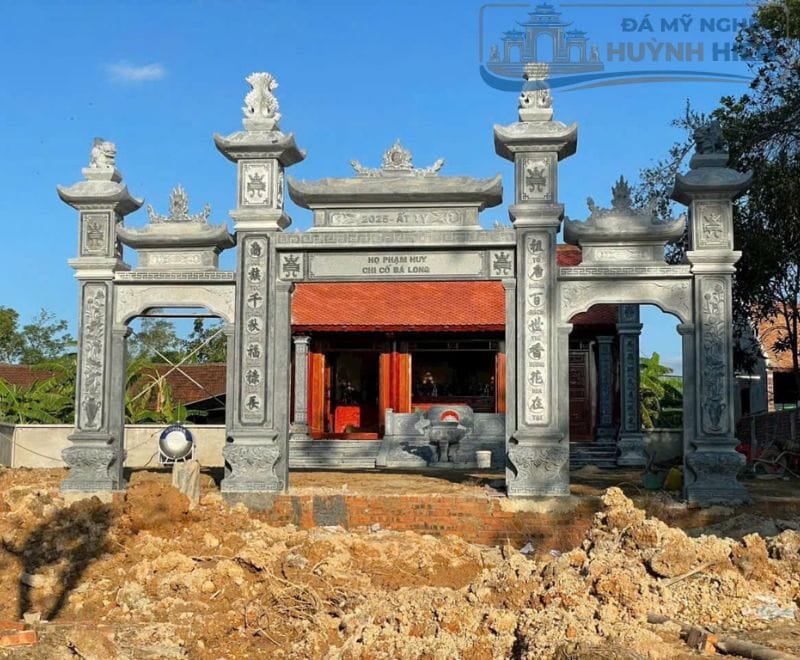 Mẫu cổng tam quan đá tự nhiên chạm khắc tinh xảo
