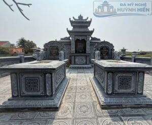 Mộ đá đẹp trong khuôn viên lăng mộ đá