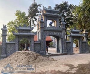 Cổng tam quan nhà thờ họ bằng đá đẹp