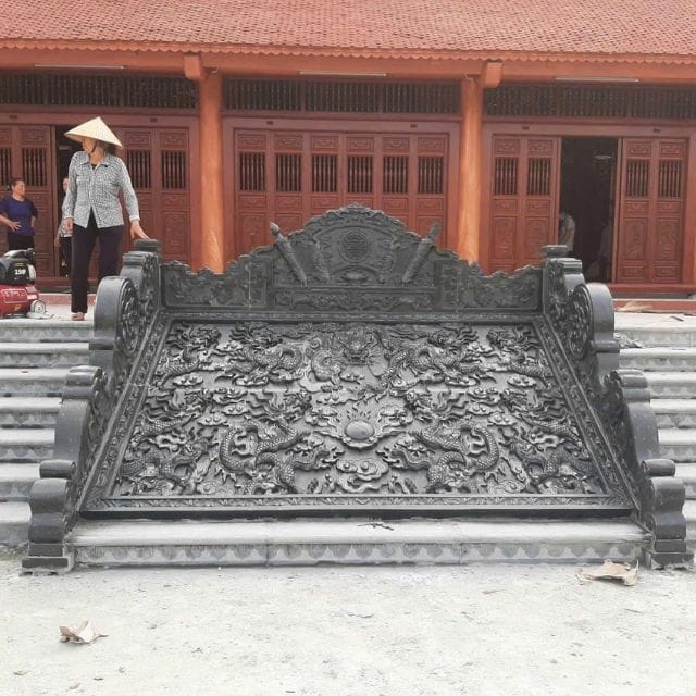 Hình ảnh chiếu rồng đá nguyên khối Cửu Long tranh châu