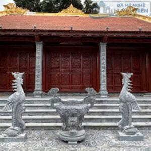 Hạc đá phong thủy tại xưởng